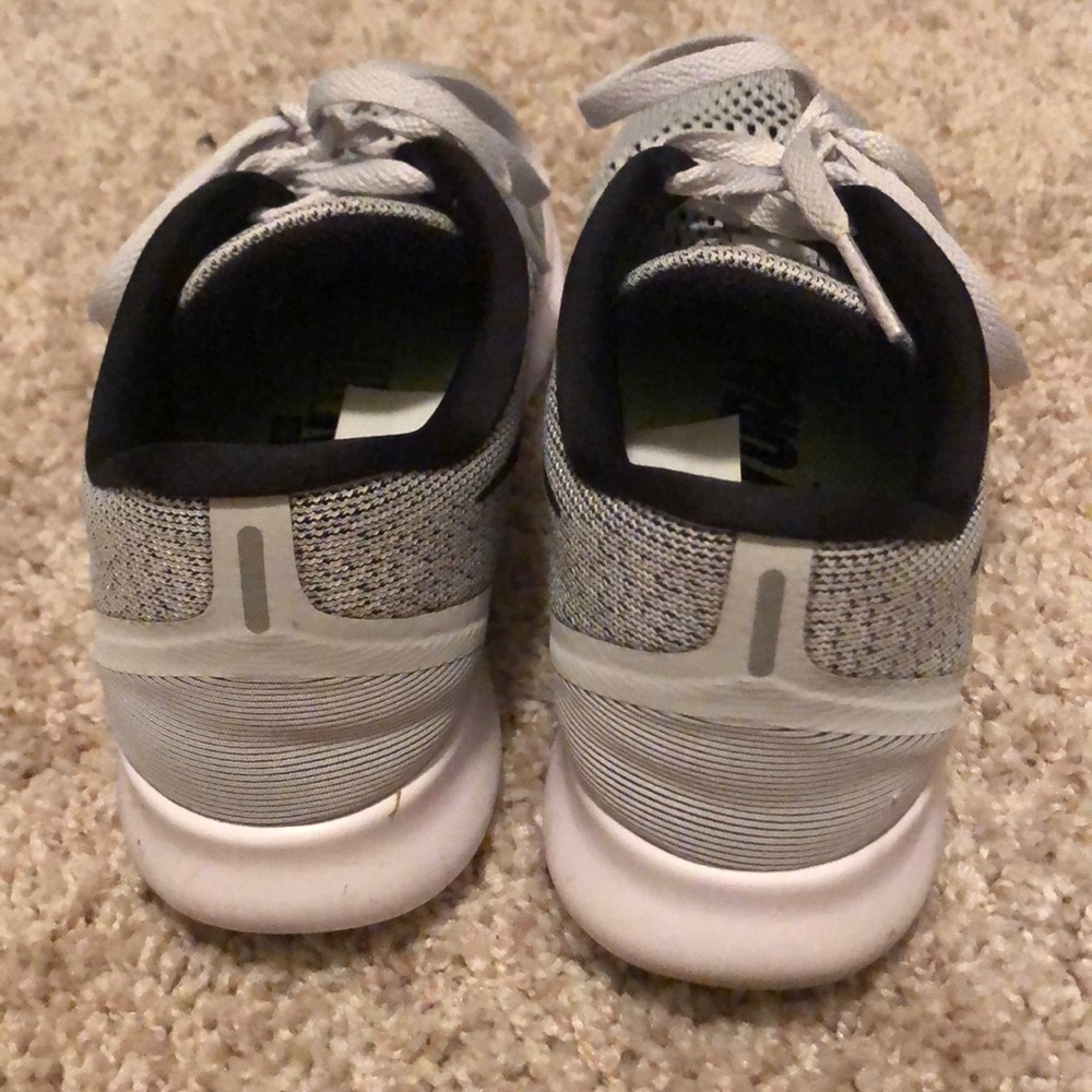 Nike - Picture 2 of 3